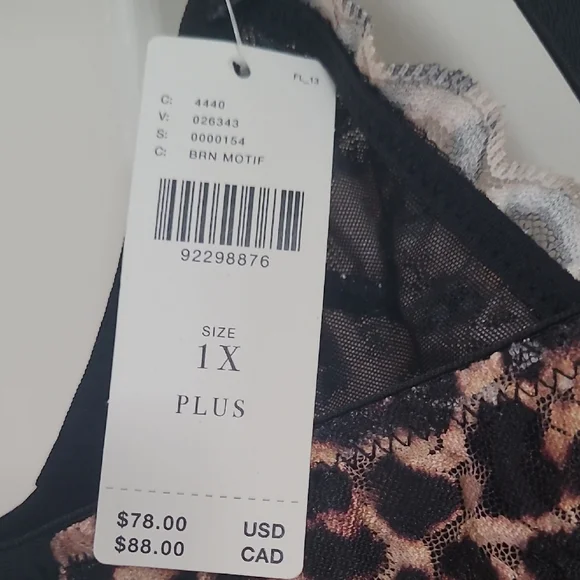 Anthropologie Animal Print Top with Black Details - Picture 4 of 7